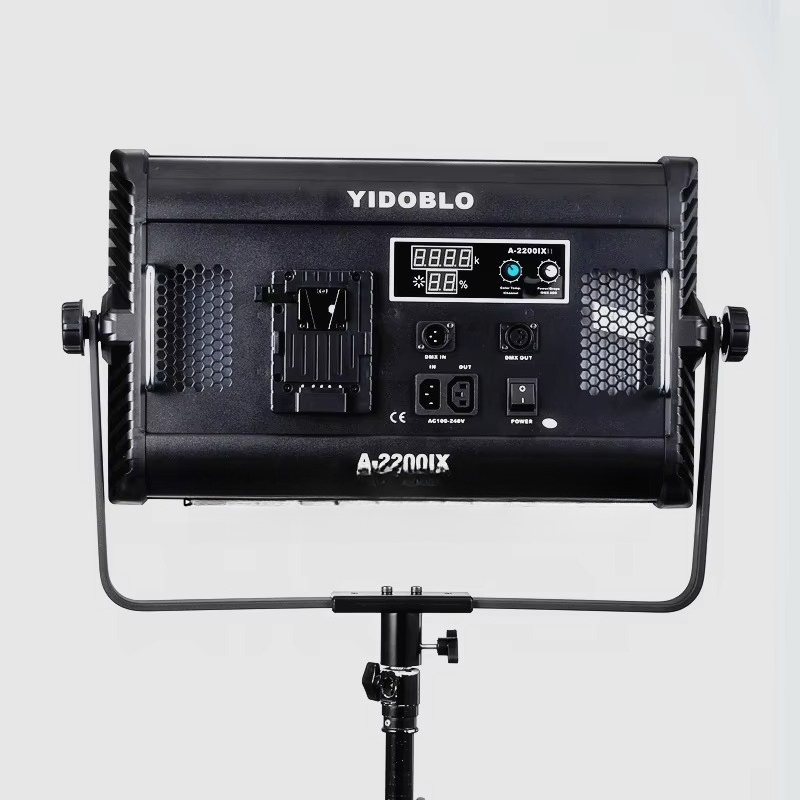 Yidoblo A-2200IIX 中国製ビデオライト 70 - Photography Videos のレビューと価格
